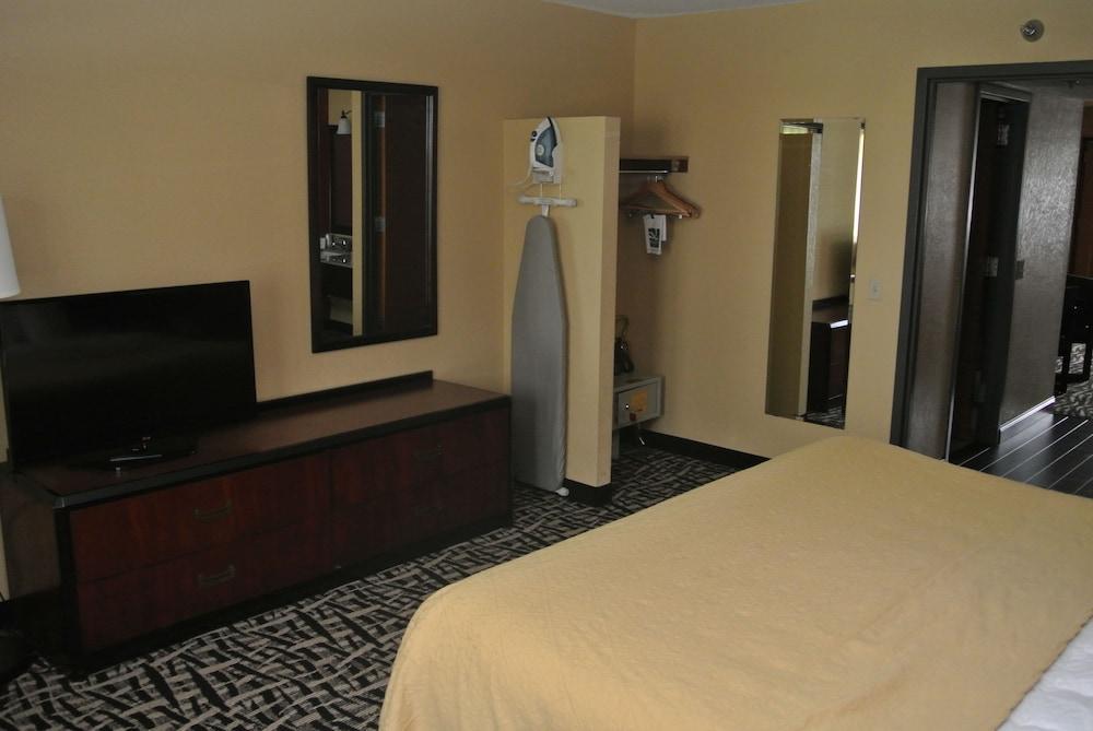 Quality Inn & Suites Mayo Clinic Area Rochester Zewnętrze zdjęcie