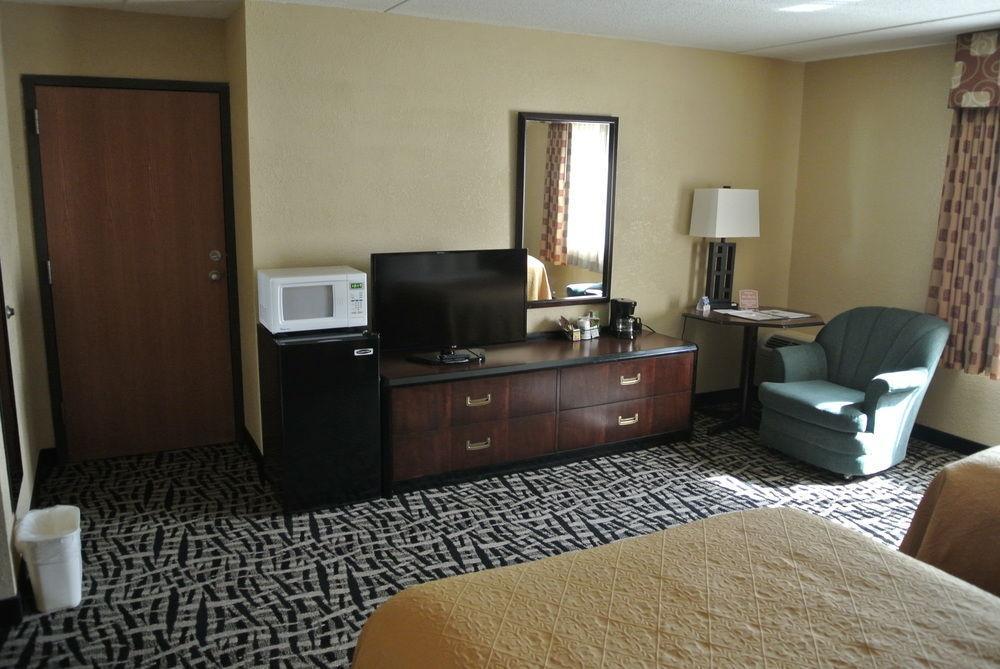 Quality Inn & Suites Mayo Clinic Area Rochester Zewnętrze zdjęcie
